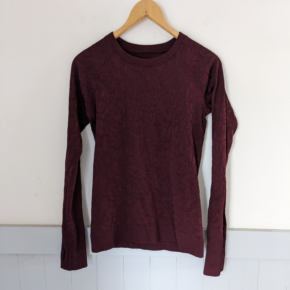 Lululemon size small women's fitted shirt